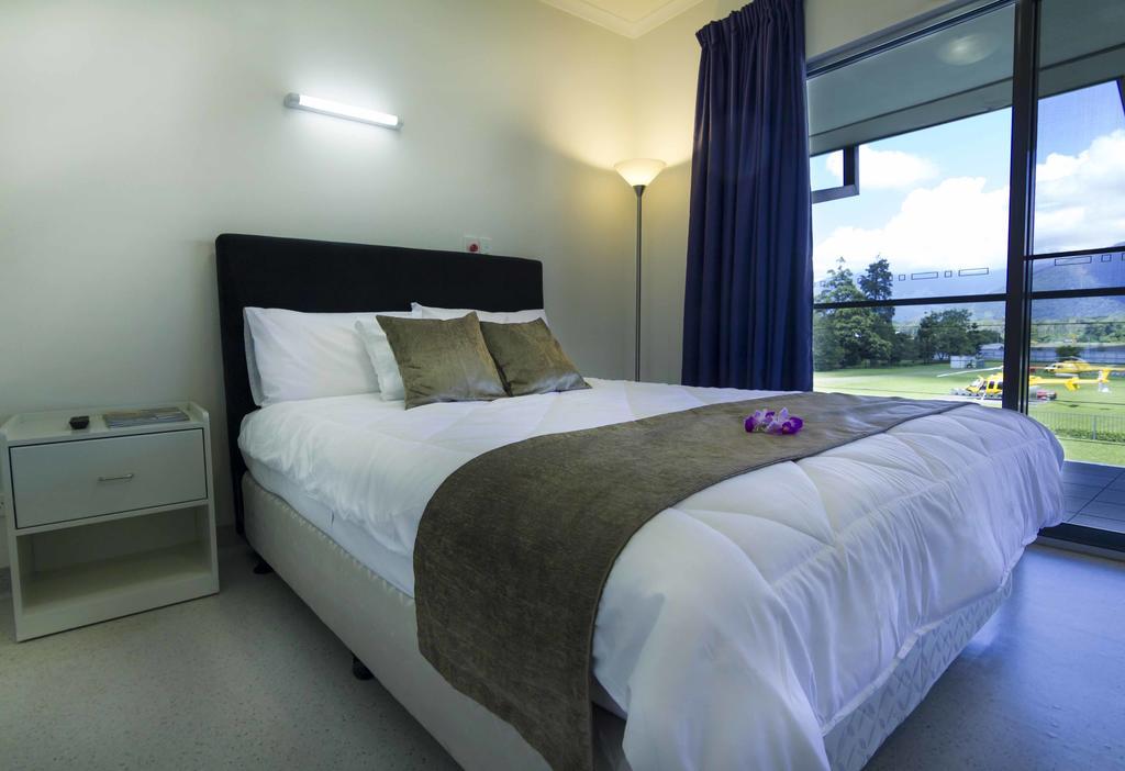 Crossroads Hotel Lae Omili Eksteriør bilde